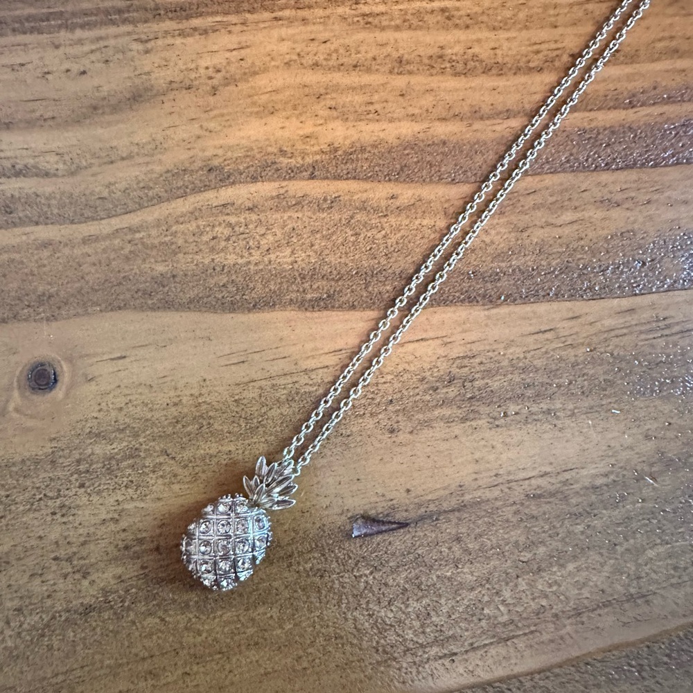 J Crew Gold Colored Pineapple Adjustable Pendant Necklace